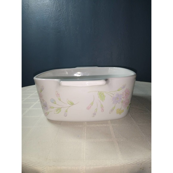 Corningware 1.5 liter casserole dish - Picture 2 of 8